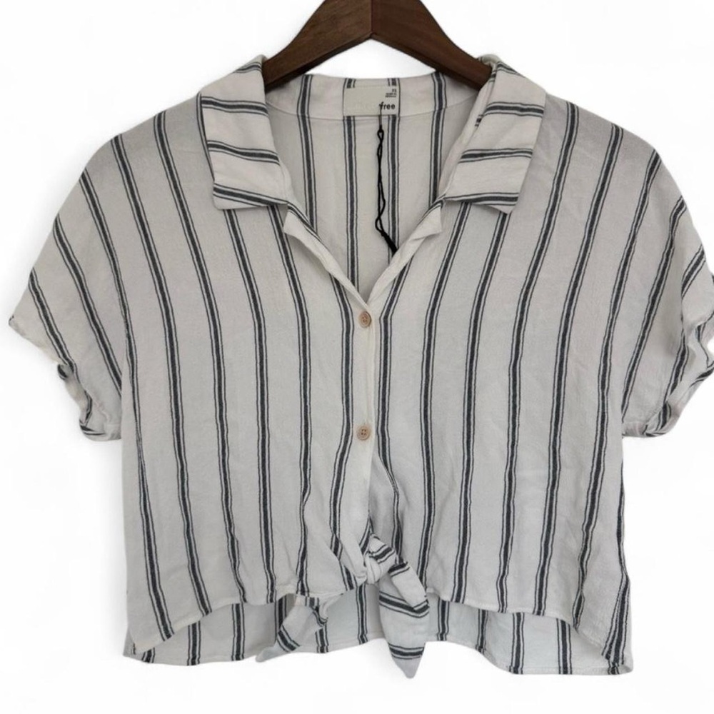 XS Wilfred Free Aritzia Top White Gray Striped Cropped Button Down Shirt Office
